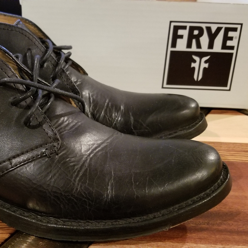 Frye "Oliver" Chukkas, Black